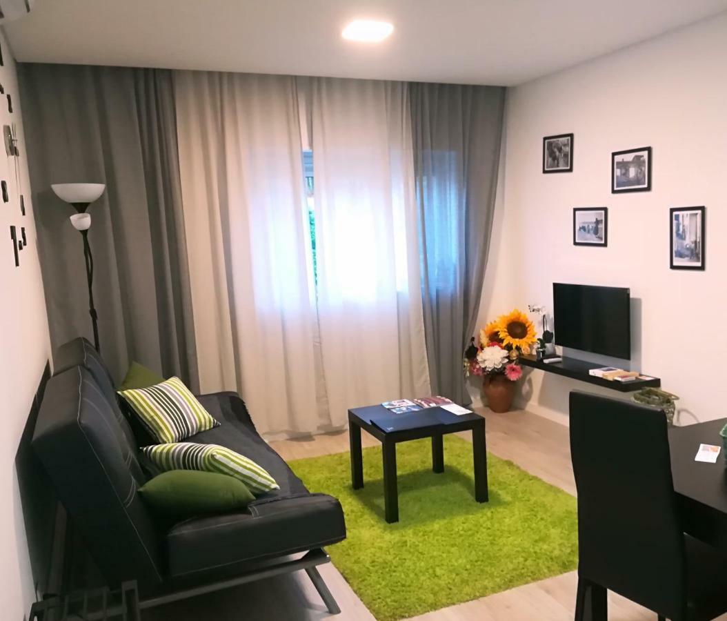 Iris Apartment ปอมบาล ภายนอก รูปภาพ