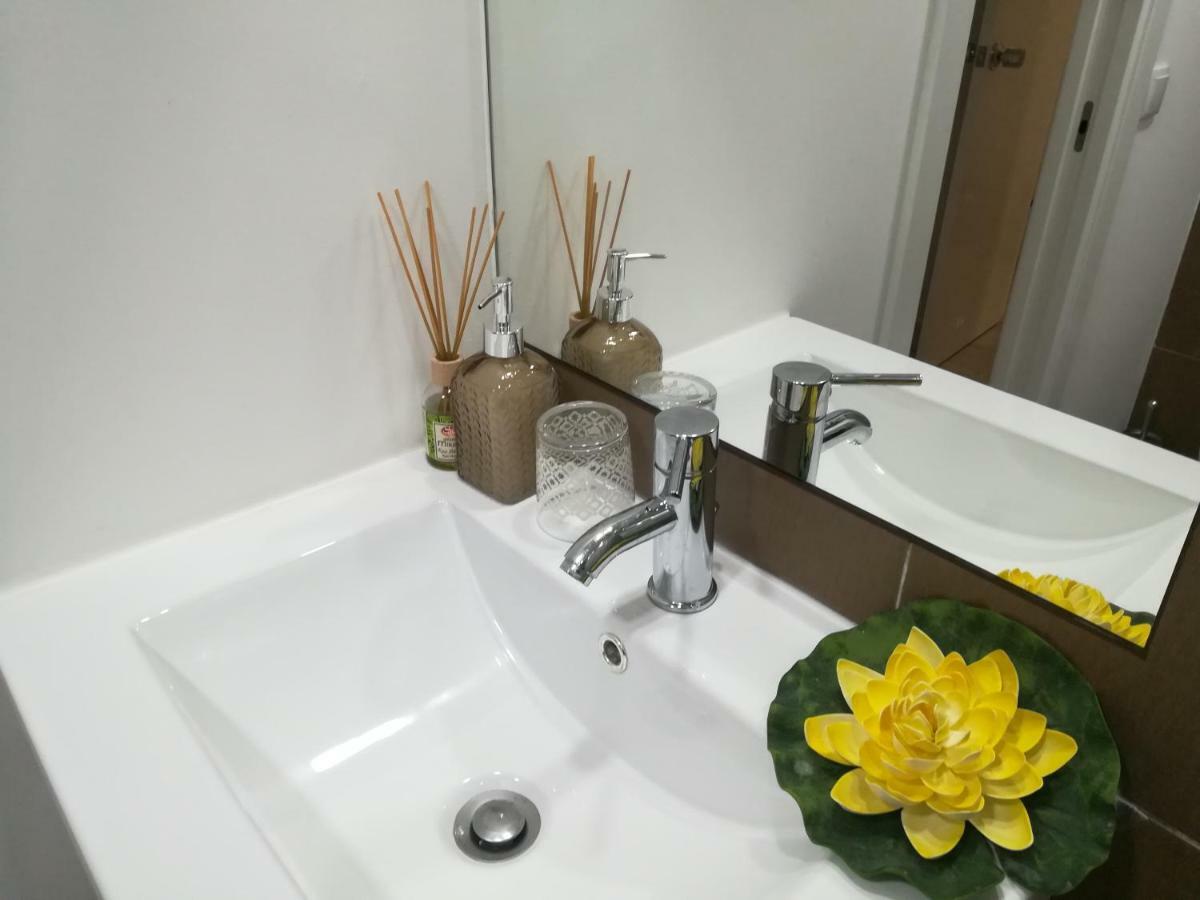 Iris Apartment ปอมบาล ภายนอก รูปภาพ